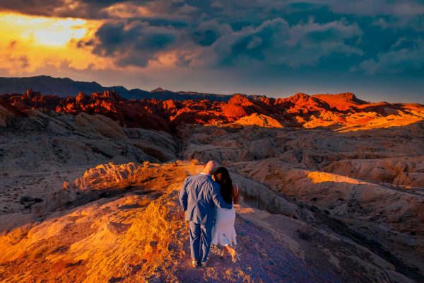 Valley of Fire elopement couple at sunset desert landscape Las Vegas Nevada