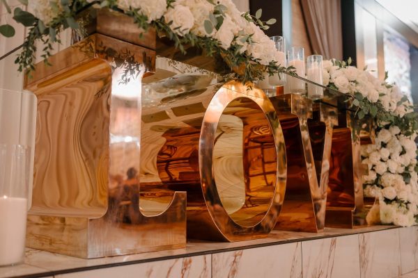 Luxury sweetheart table decoration at Fabrizio Banquet Hall in Las Vegas